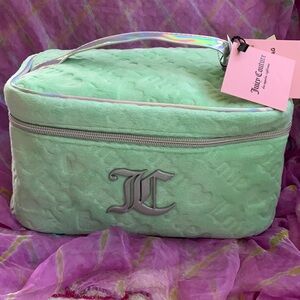 🌸💖Juicy Couture Velour  Makeup Bag Includes 1 Toiletry Bott…